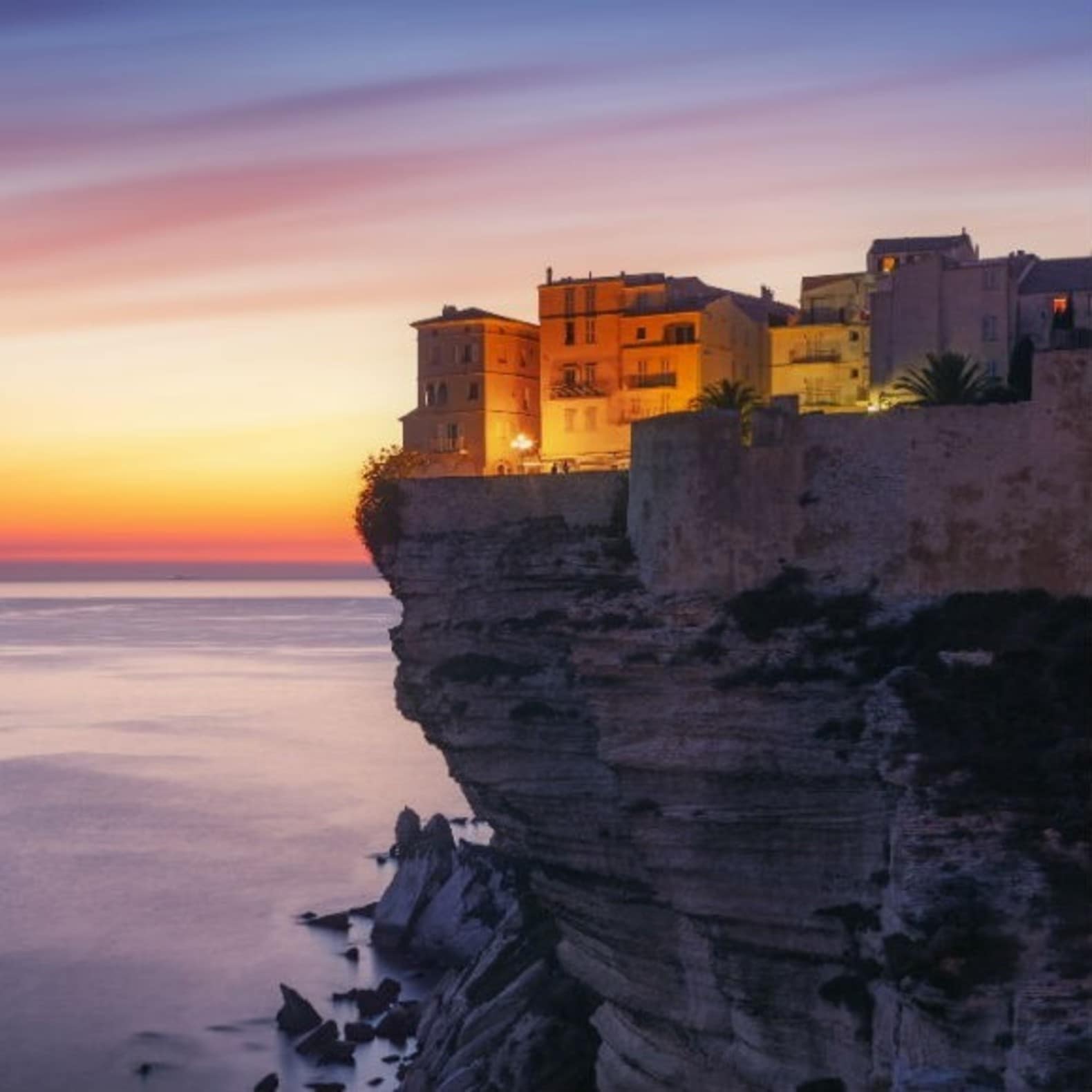 Paysage avec falaises, mer Méditerranée, Bonifacio, villa corse du sud