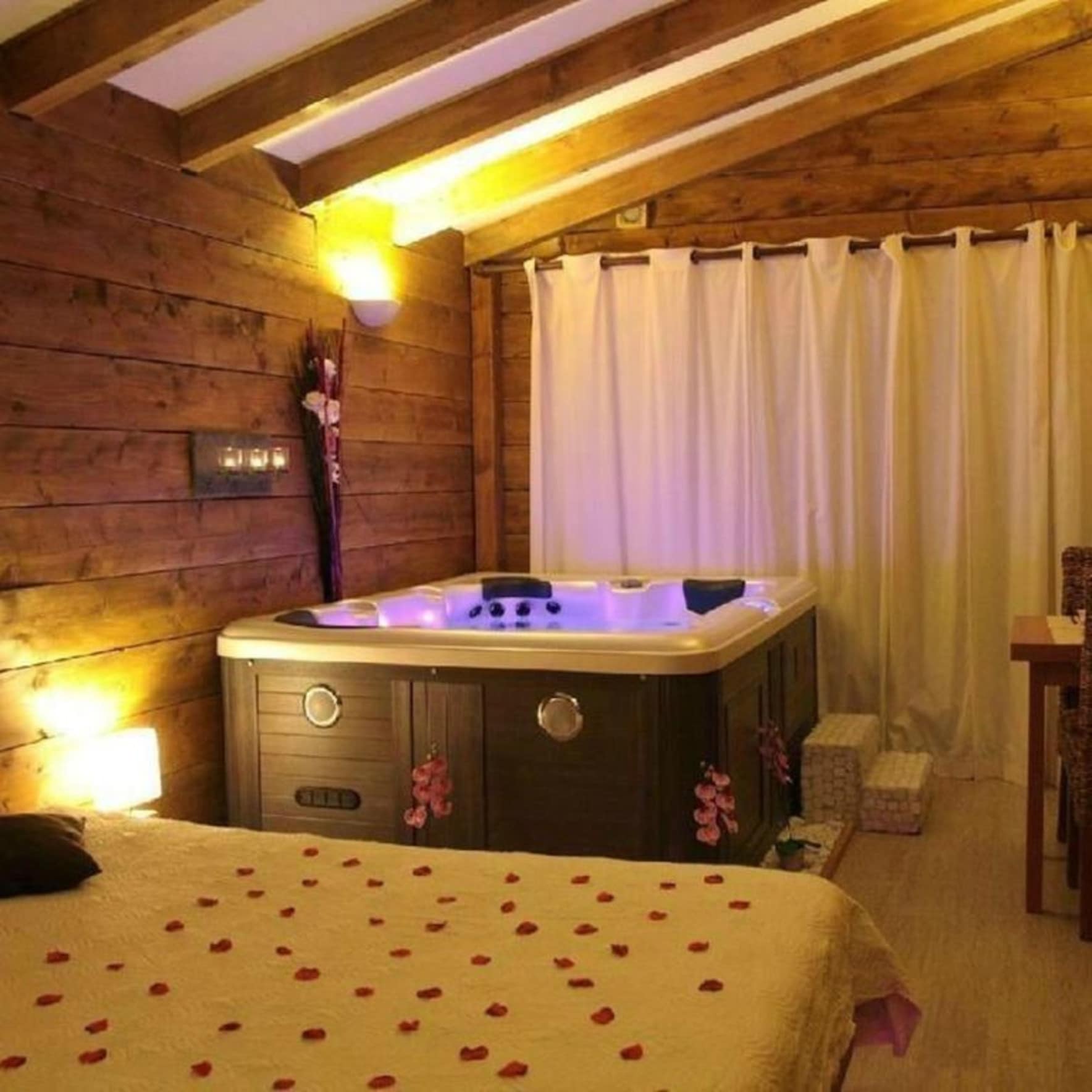 Optez pour une suite avec jacuzzi privatif