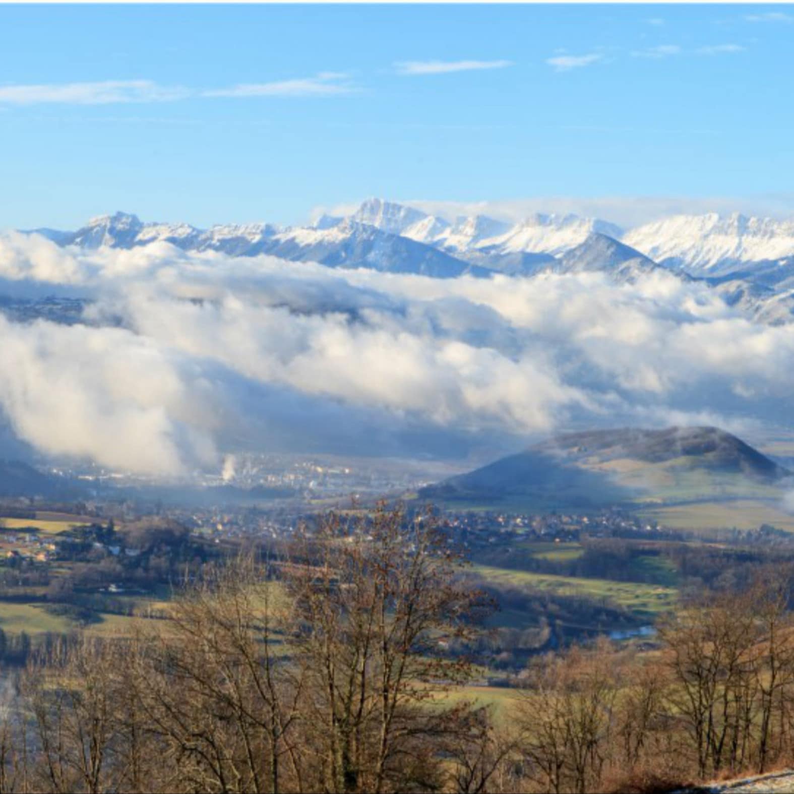 Le bonheur de respirer l'air pur dans les hauteurs des Alpes